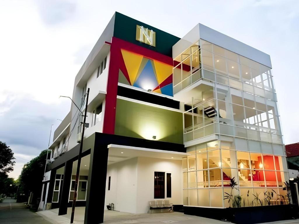 Guest House Nozz Semarang Exterior photo